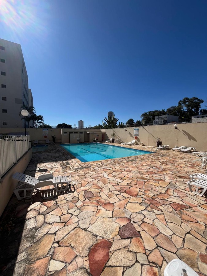 Apartamento para alugar com 3 quartos, 98m² - Foto 20