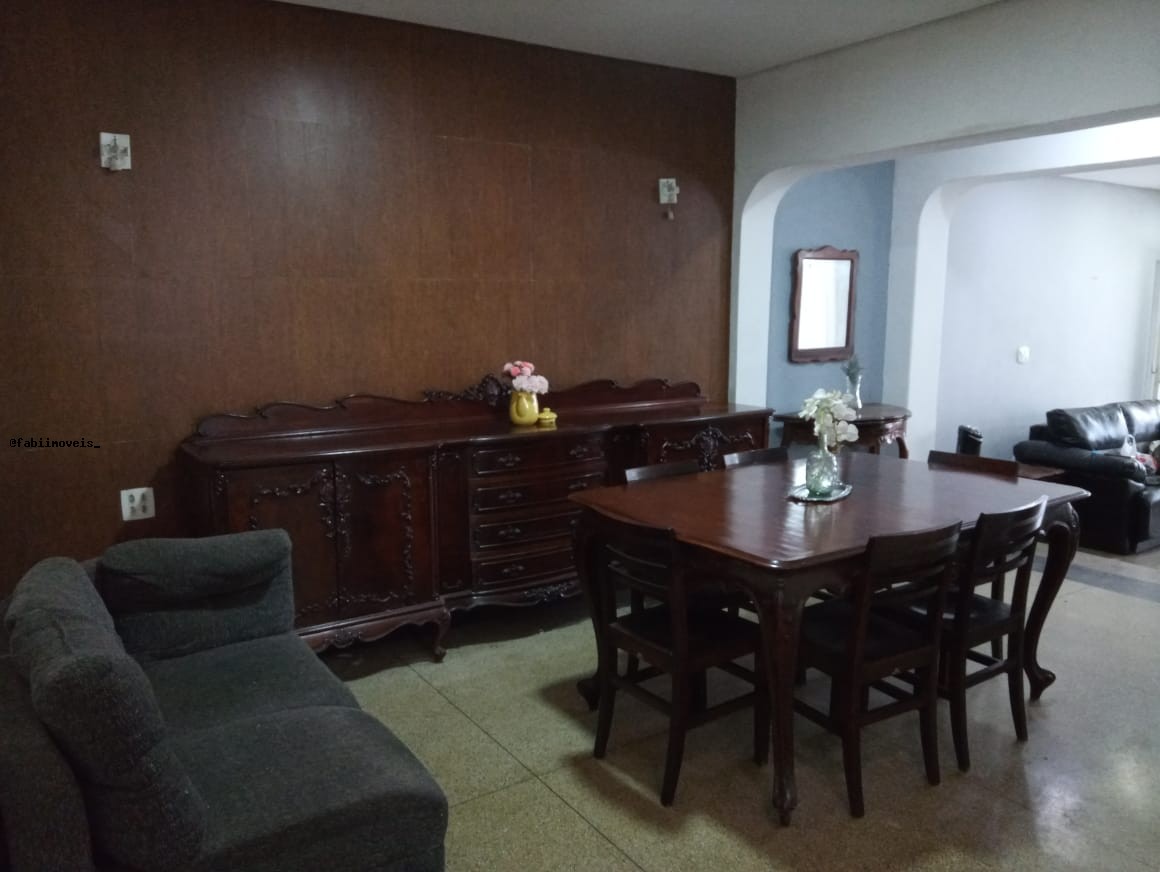 Sobrado, 5 quartos, 228 m² - Foto 1